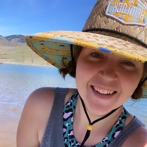 Meet your Posher, Abigail